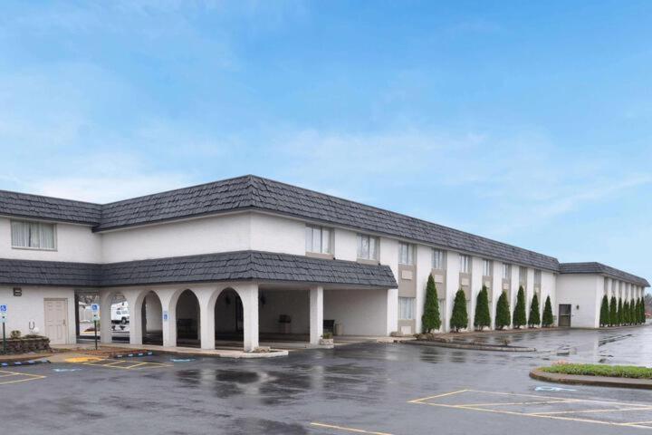 Avalon Inn 桑达斯基 外观 照片